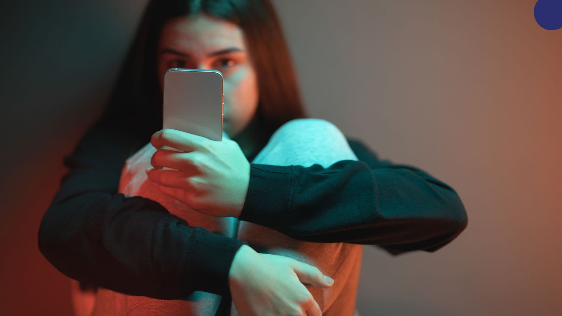 The Impact of Social Media on Mental Health: How to Stay Mentally Healthy Online